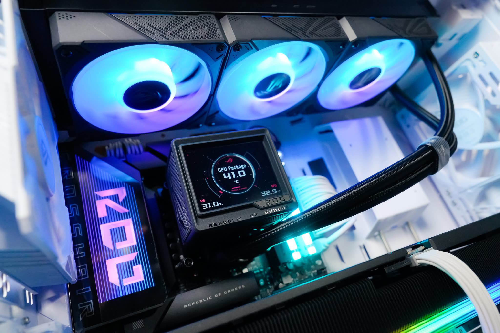 GAMING PC Ryzen 9 9950X3D 64GB RAM ROG Astral RTX 5080 - Image 5