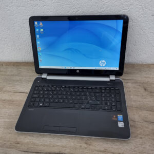 HP 15.6" i7-4500U / 8GB / 256GB SSD / 2 grafike / NVIDIA 740M 2GB