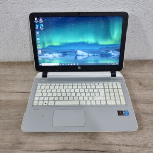 HP 15.6" , i5-4210U / 8GB / 256GB SSD / 2 grafike / NVIDIA 840M